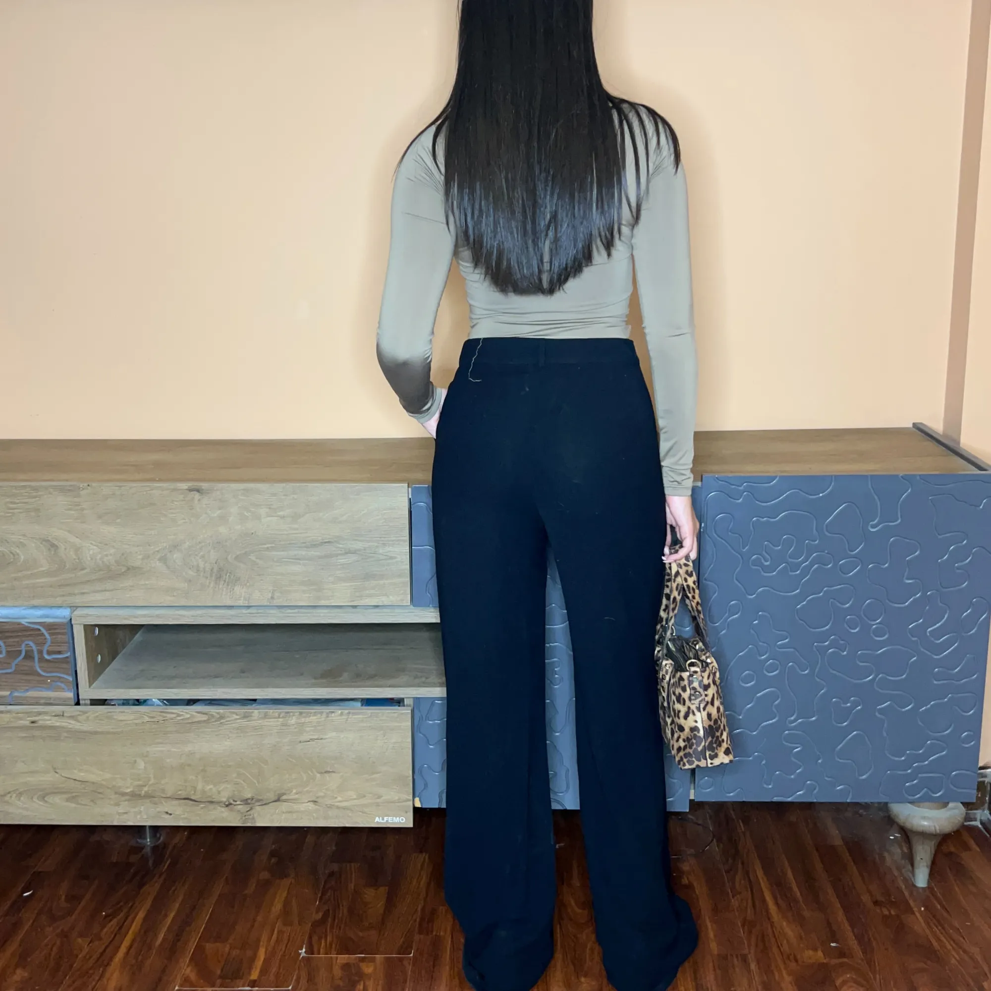 Chic Tailored Wide-Leg Pants