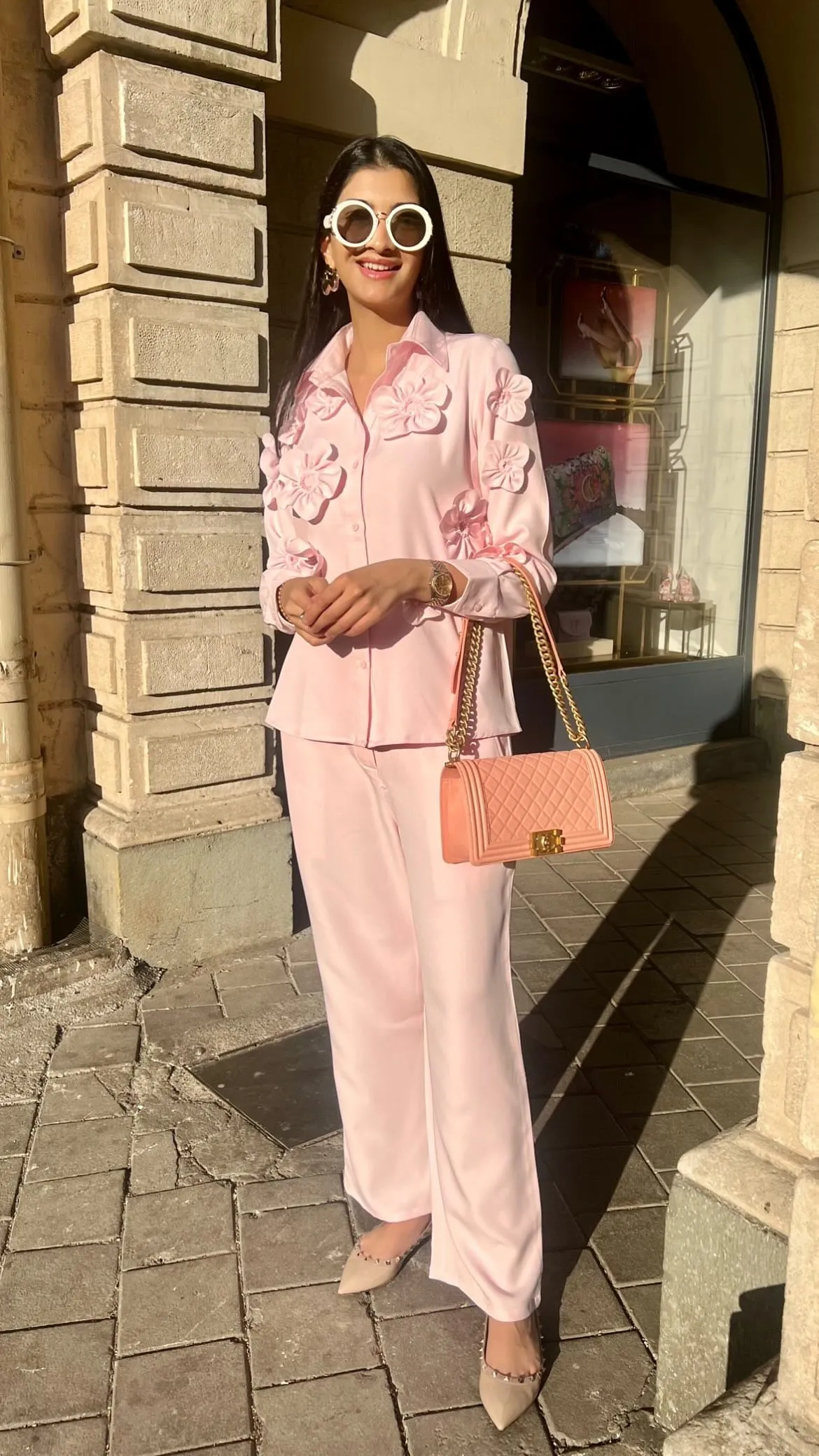 HANNA KHAN In Florence Set